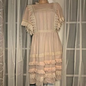Kate Spade New York MADISON AVENUE COLLECTION
Pink off-White Lace Dress 
Sz US 4